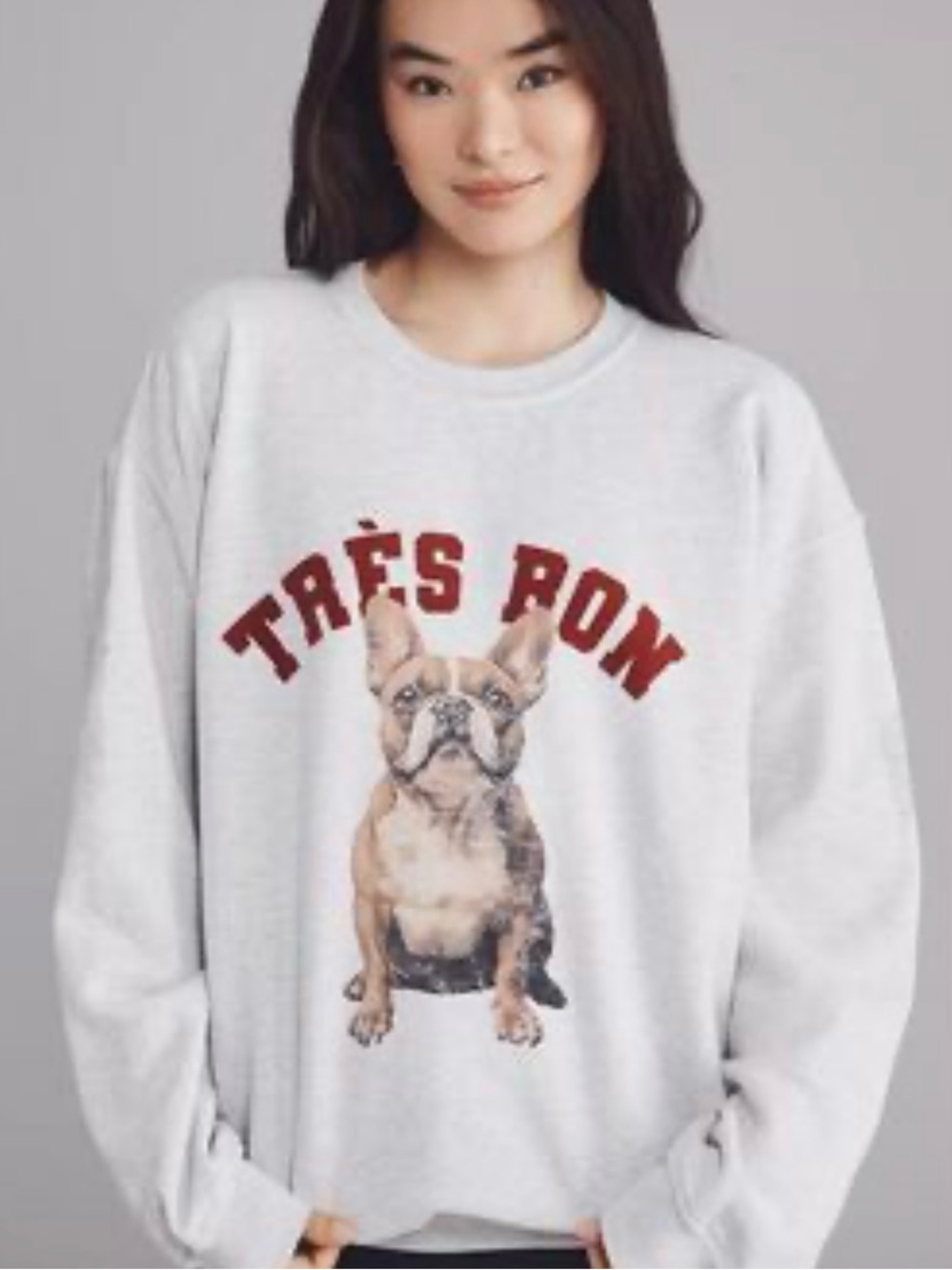 Maeve Light Gray Crewneck Sweatshirt with Red 'TRÈS BON' and Bulldog Graphic